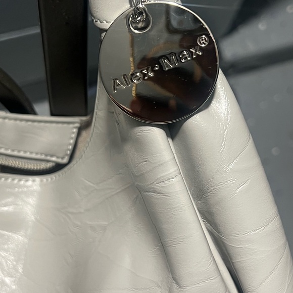 Alex Max - Picture 6 of 11